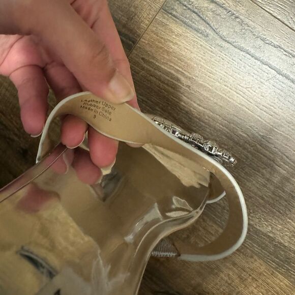 Badgley Mischka Silver Josette Flat Metallic Slide Sandals - Picture 10 of 10